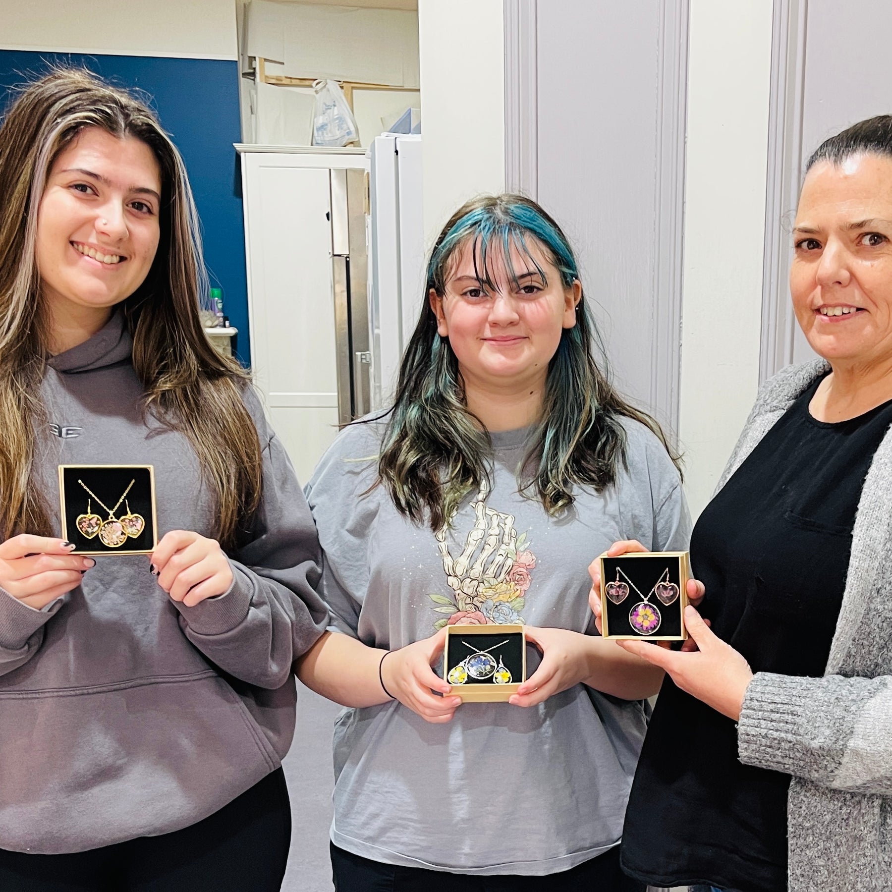 DIY UV Resin Botanical Jewellery Kit