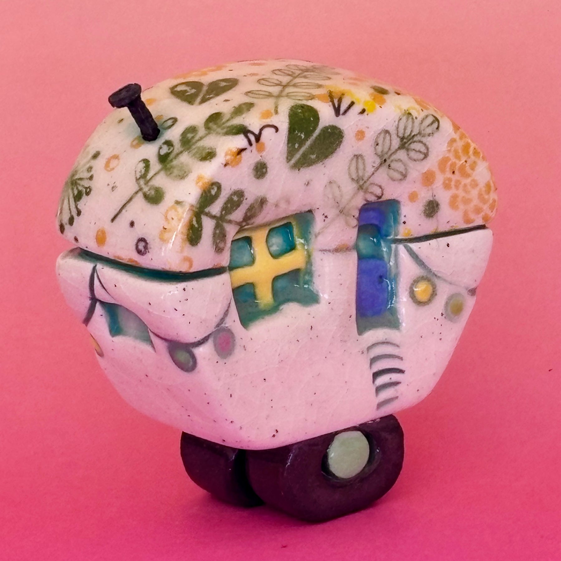 Small Retro Collectable Ceramic Caravan