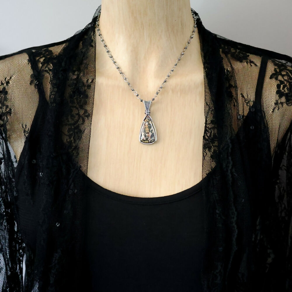 PJS06203_08_LeopardskinJasperPendant