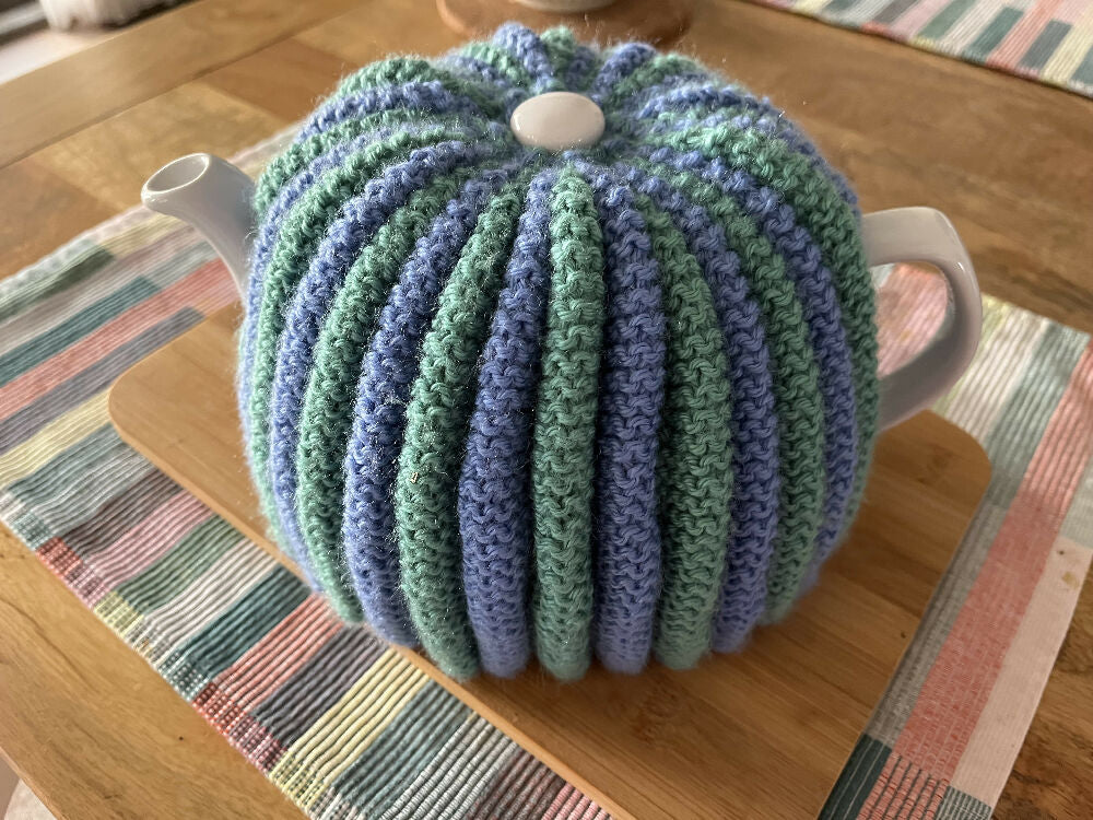 Retro Knitted Ribbed Tea Cosy