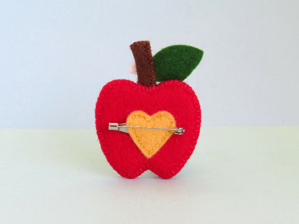 Felt Apple Brooch _ SDC _ 3