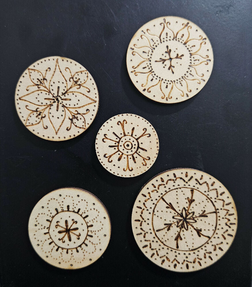 THE KATIE COLLECTIVE - WOODEN MAGNET SET - MANDALA