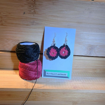 Microcrochet dangle earrings disc, red, and black