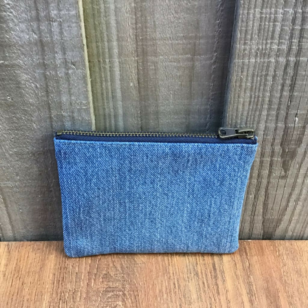 upcycled-denim-pouch-04c