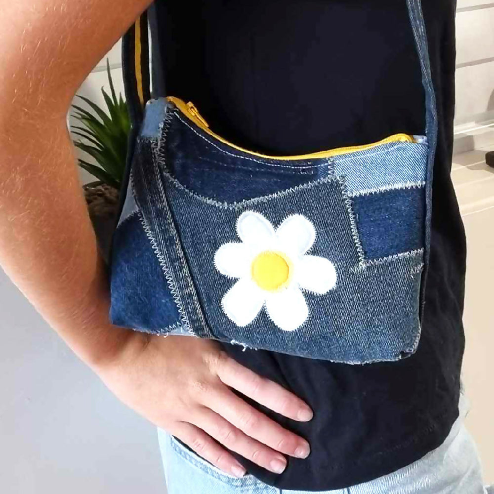 Daisy-denim-bag-close1