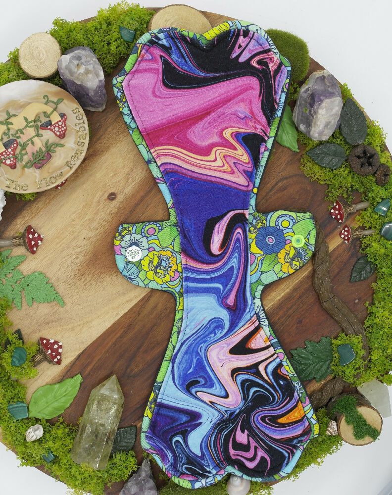 Eco-friendly reusable cloth pad 14" moderate (Lips of an Angel) - Floating
