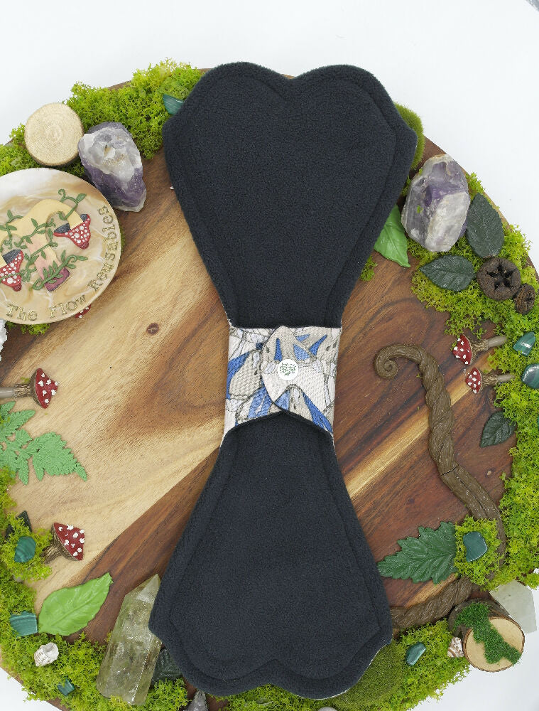 Eco-friendly reusable cloth pad 14" moderate (Lips of an Angel) - Tea Party