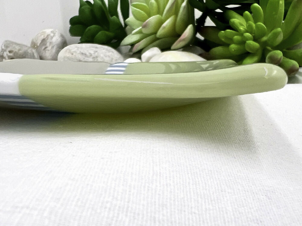 Clover's Friend - Artichoke side edge