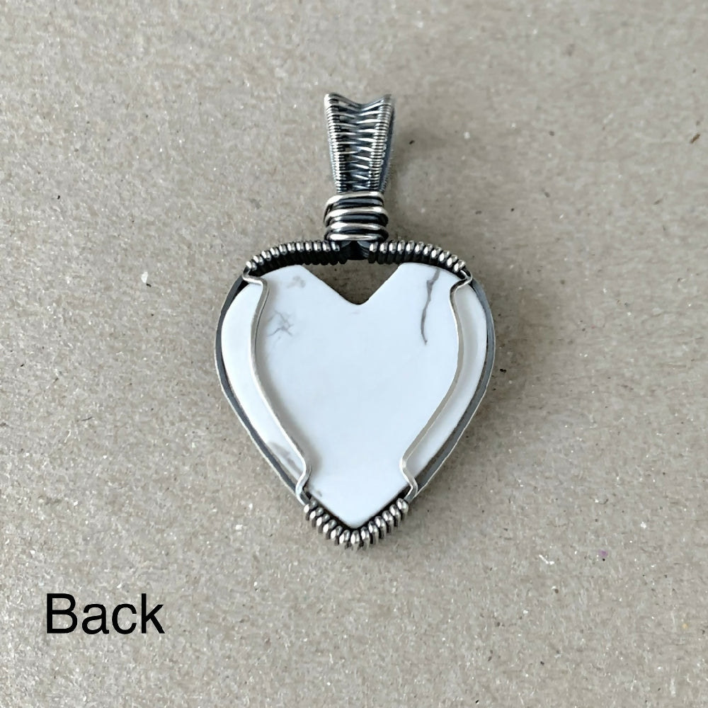 PJS05754_06_HowliteHeartPendant