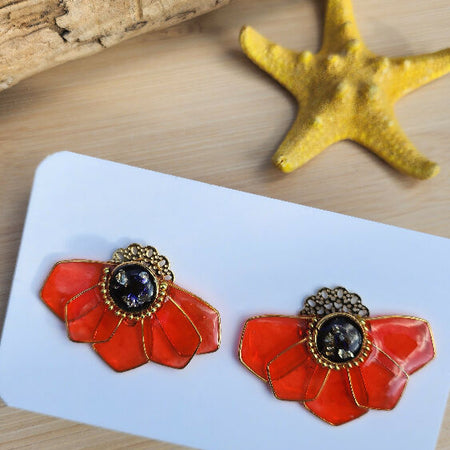 Red resin elegant flowers earrings