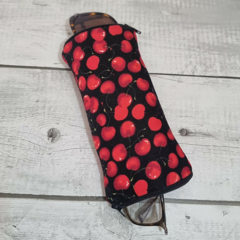 Upcycled double glasses pouch - cherries