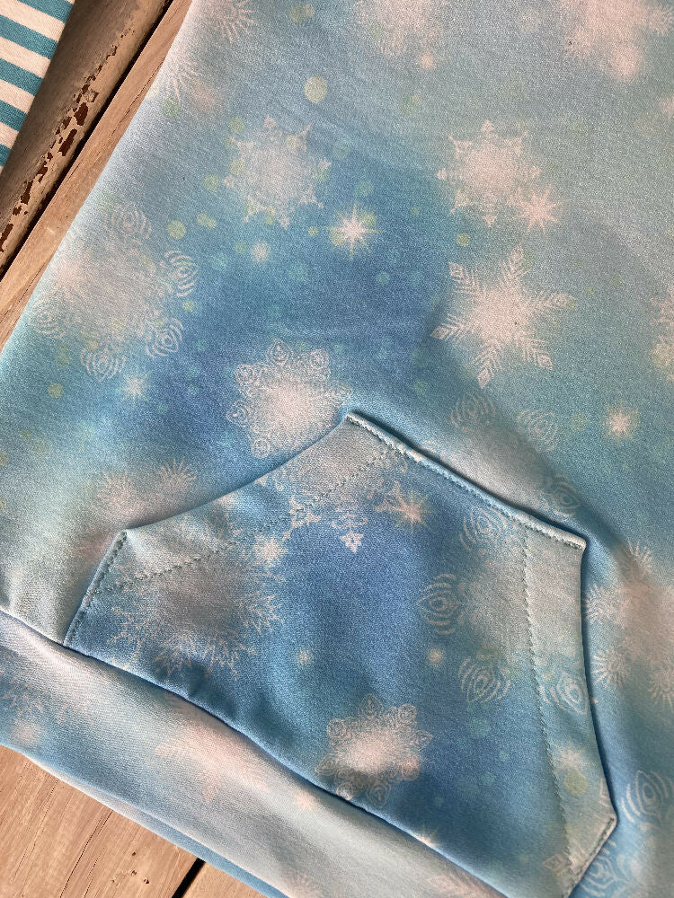 Sweater blue snowflakes