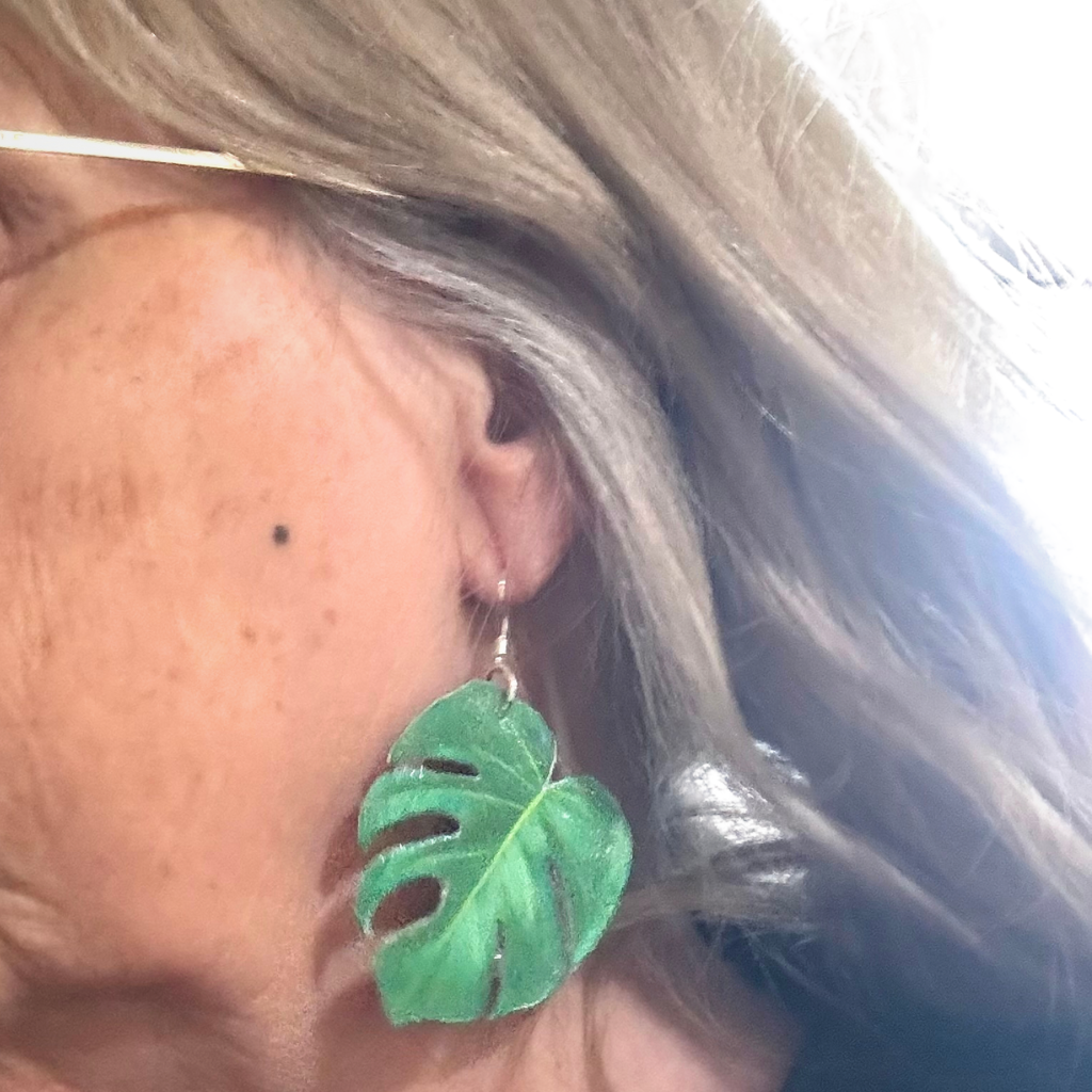 Leaf Green Lacquered Earrings – Handmade Nature-Inspired Elegance