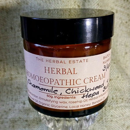 Organic Oats, Chamomile, chickweed, homeopathic Hepa Sulph Cream.60G