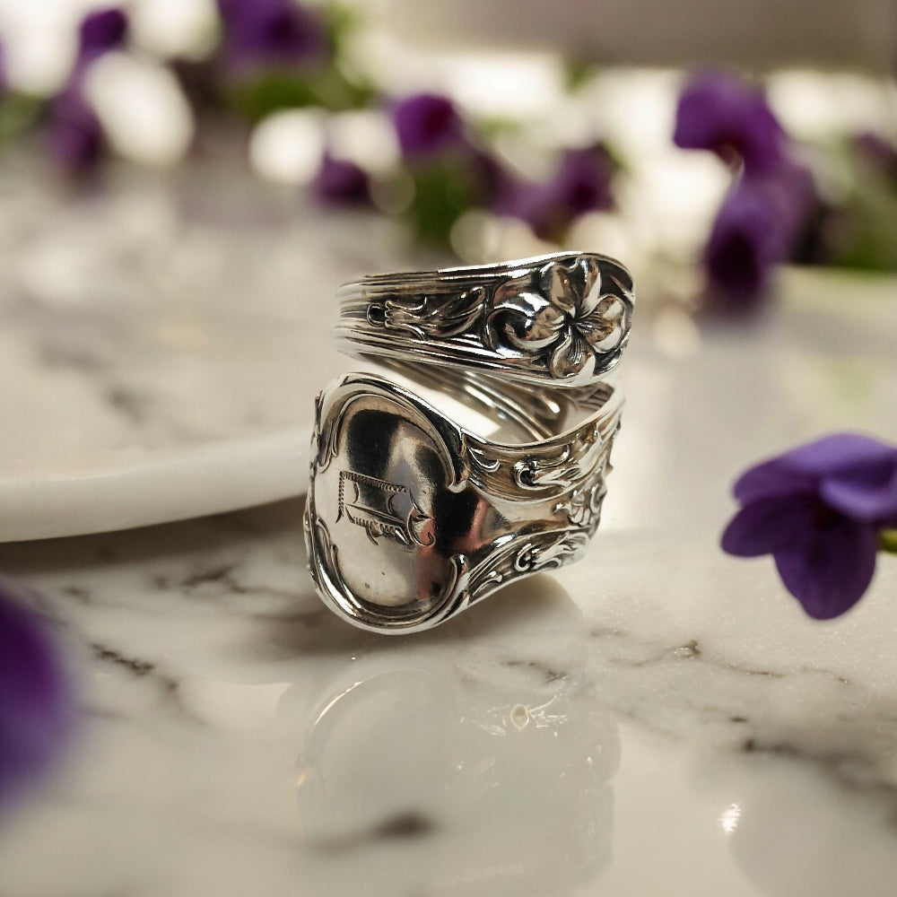 1904 Antique Violet Sterling silver spiral Spoon Ring
