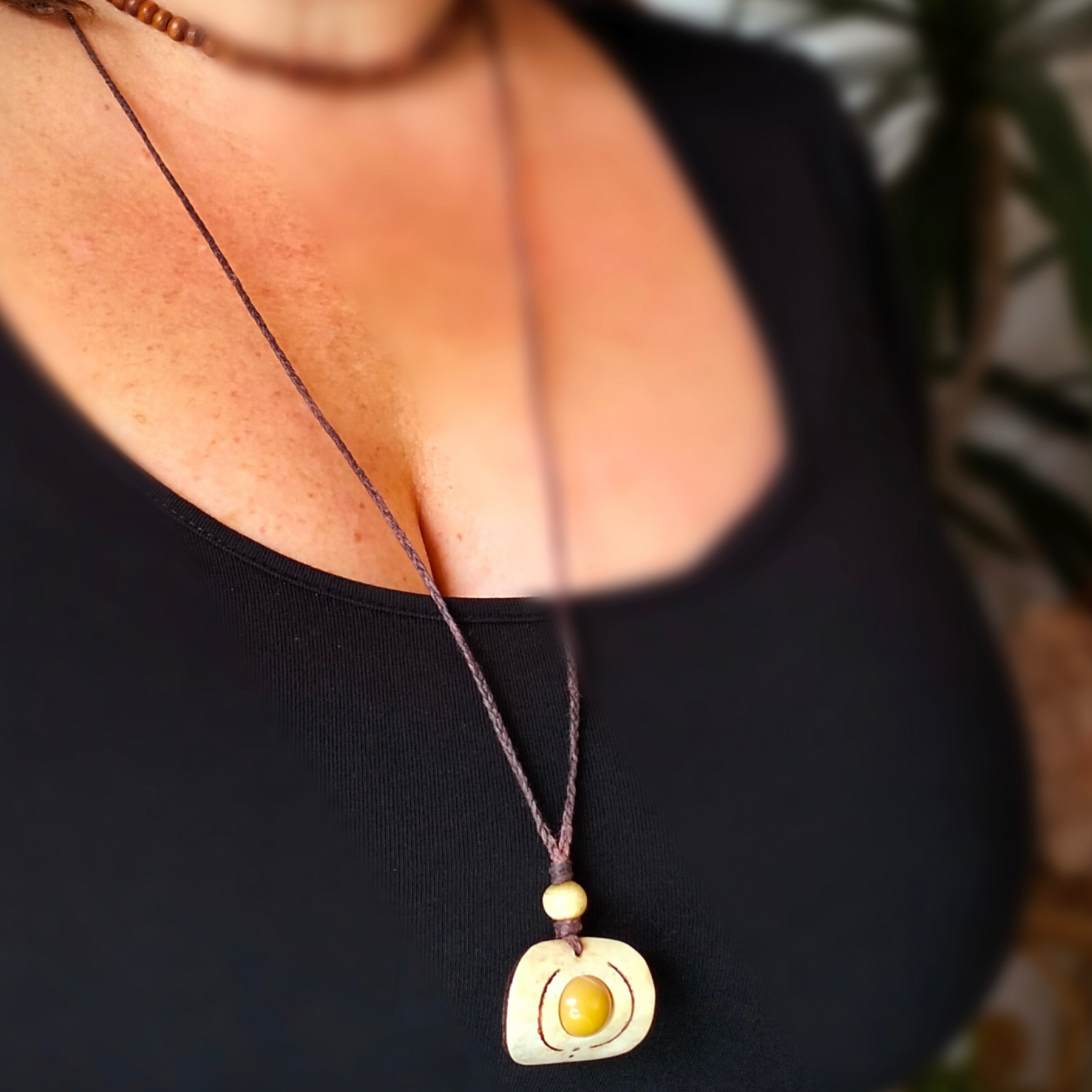 •| MOOKIATE | DEER ANTLER |• natural crystal necklace