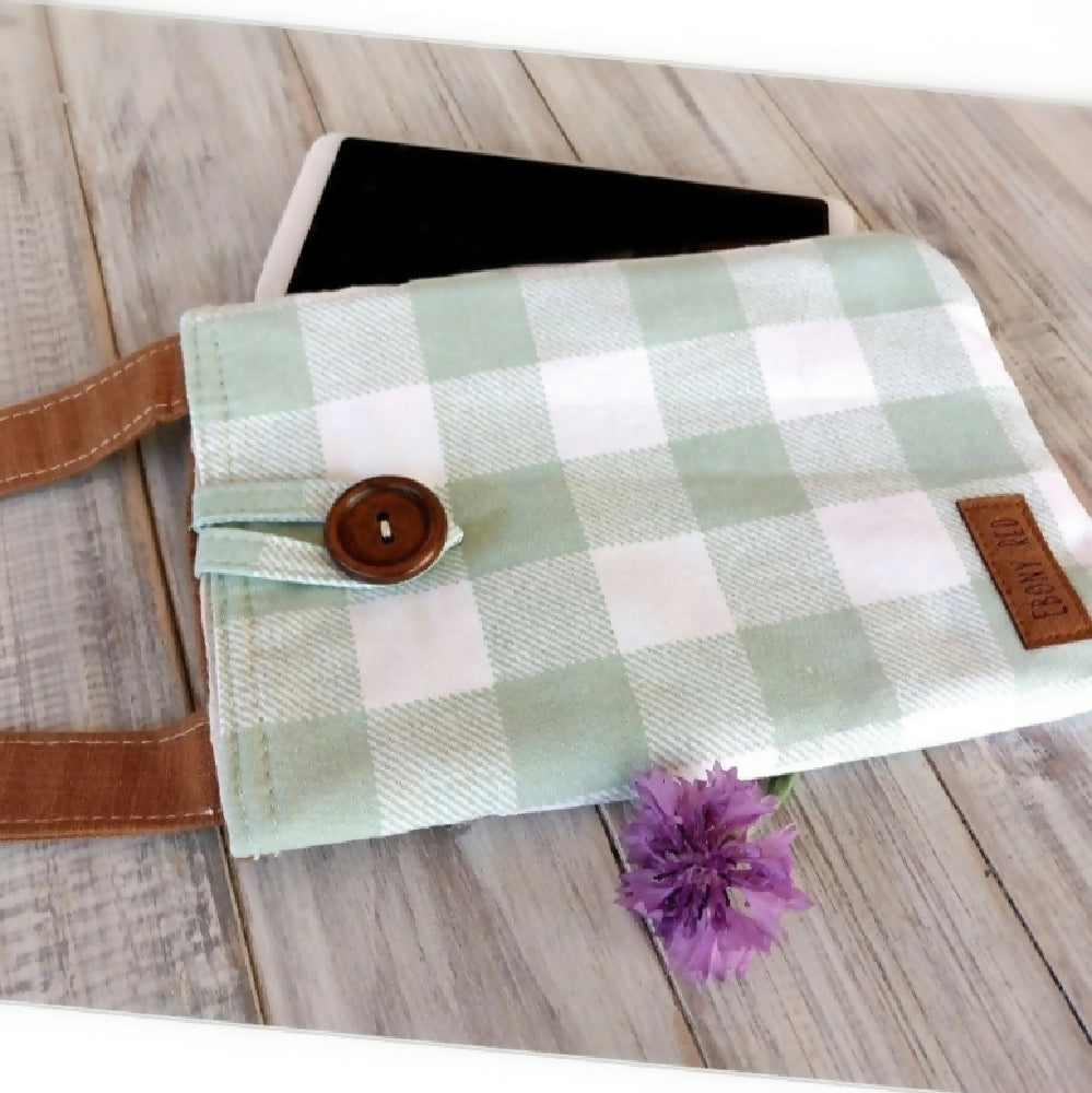 Gingham Pastels quilted phone bag - Small crossbody zipper, button bag