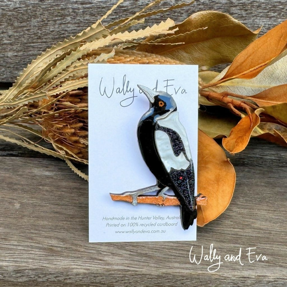 hand-painted-australian-magpie-resin-wood-brooch-on-card