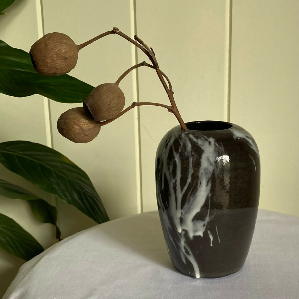 Black bud vase 1