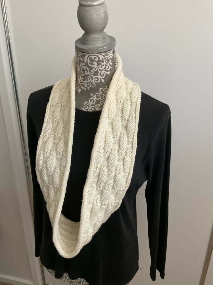 Cowl, knitted