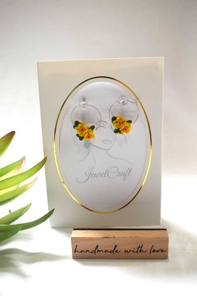 FLORAL HOOP DAFFODILS