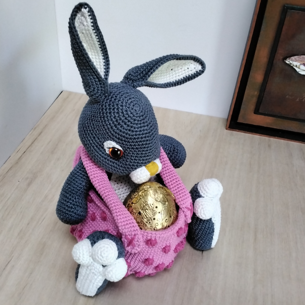 Pink-Easter-Bunny-Basket-top-Australian-made-watch-the-birdy-crochet