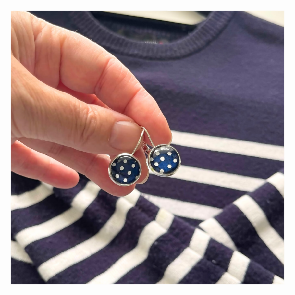 polkda-dot-earrings-blue-and-white-02