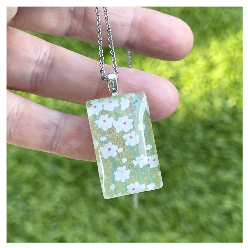 green-and-white-flower-pendant