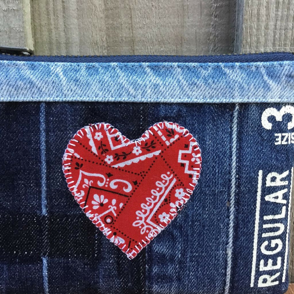 upcycled-denim-pouch-04f