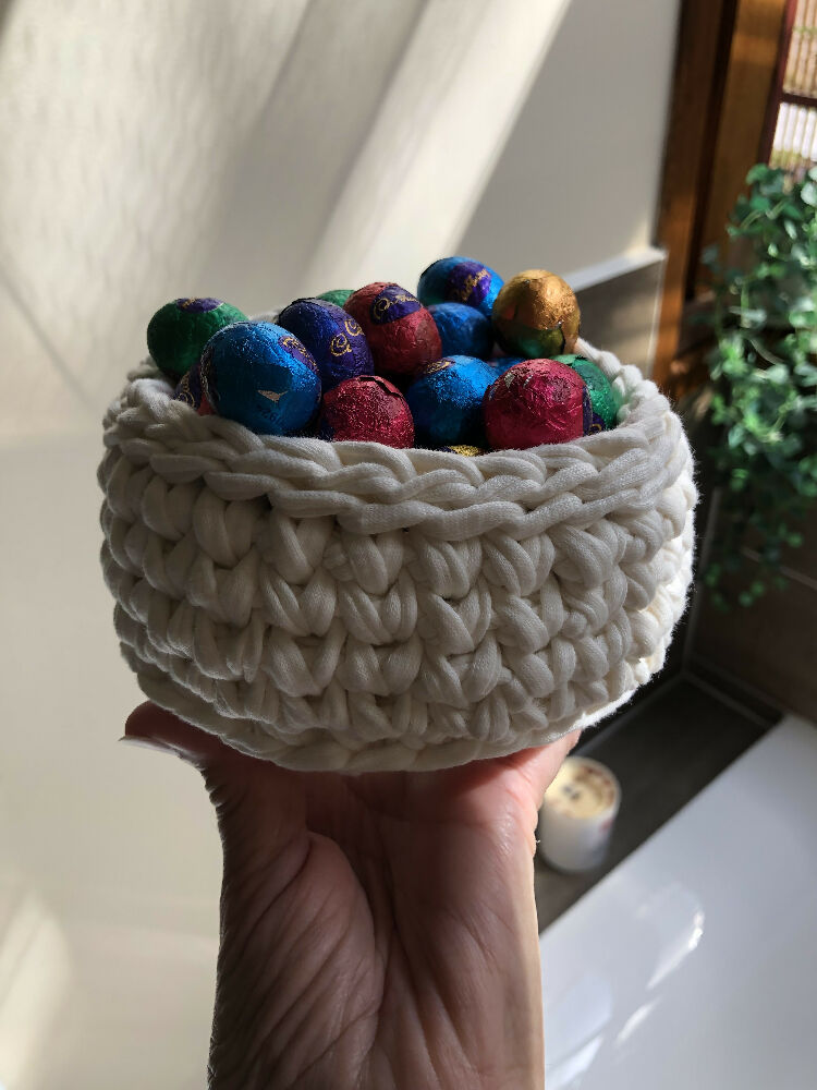 Crochet Easter Basket White Filled