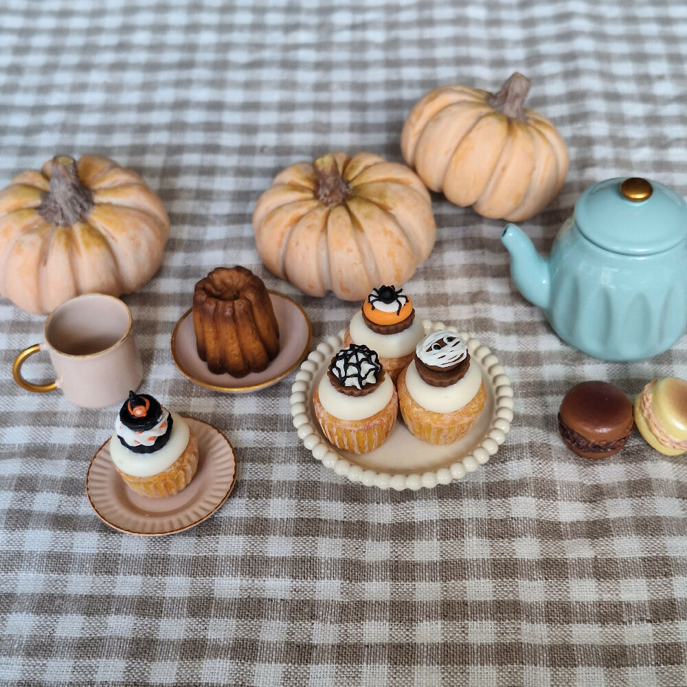 HALLOWEEN CUPCAKES - set of 4