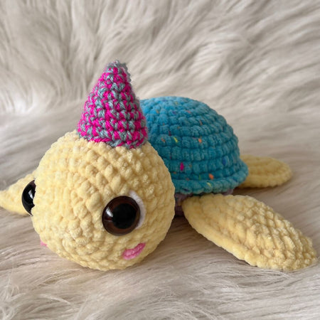 Crochet turtle, party-theme - Yellow / Blue / Rainbow
