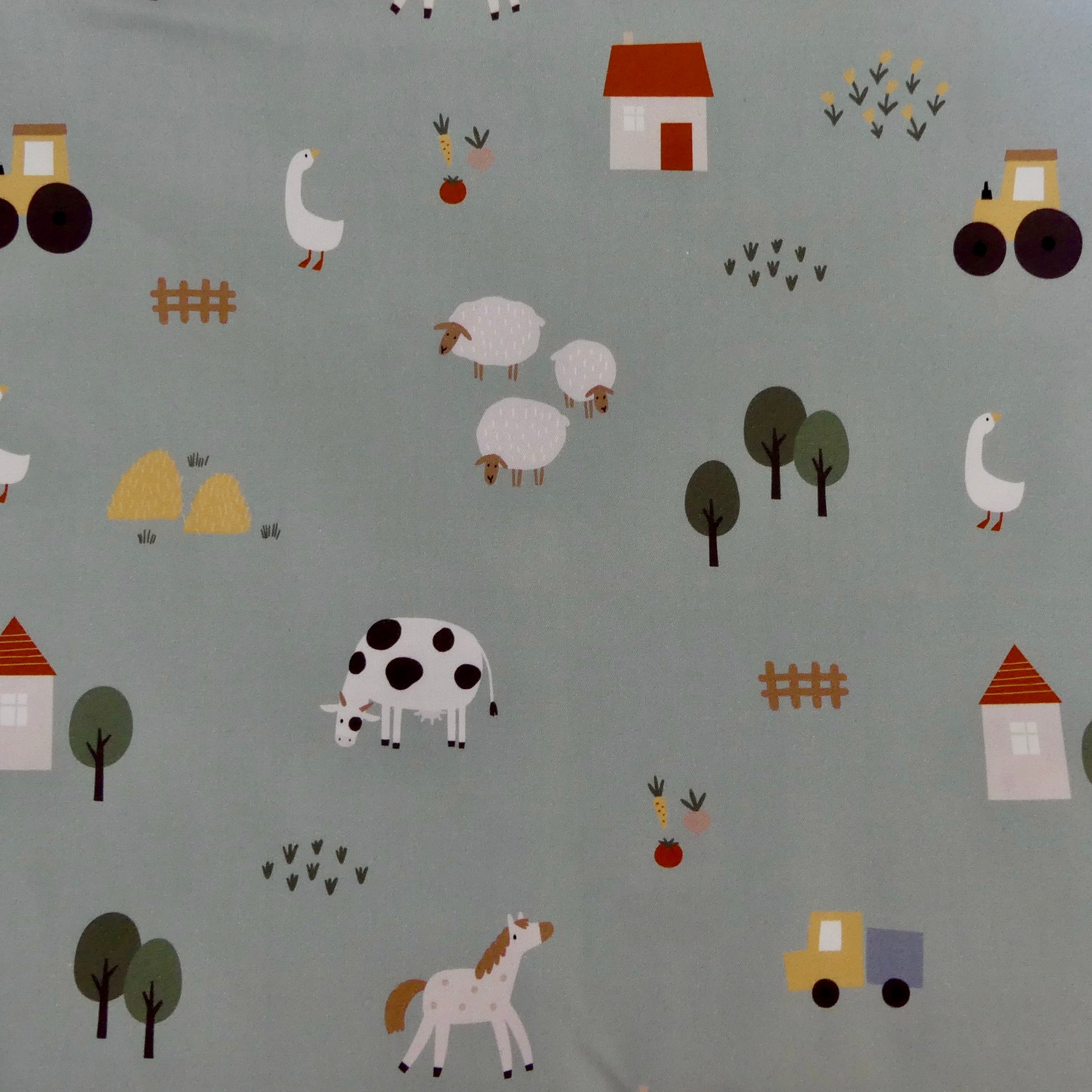 SMOCK FEEDER BIBS