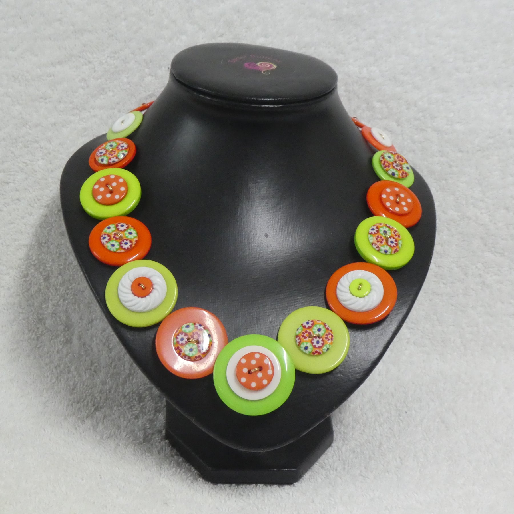 Button necklace and earrings - Orange Flowers