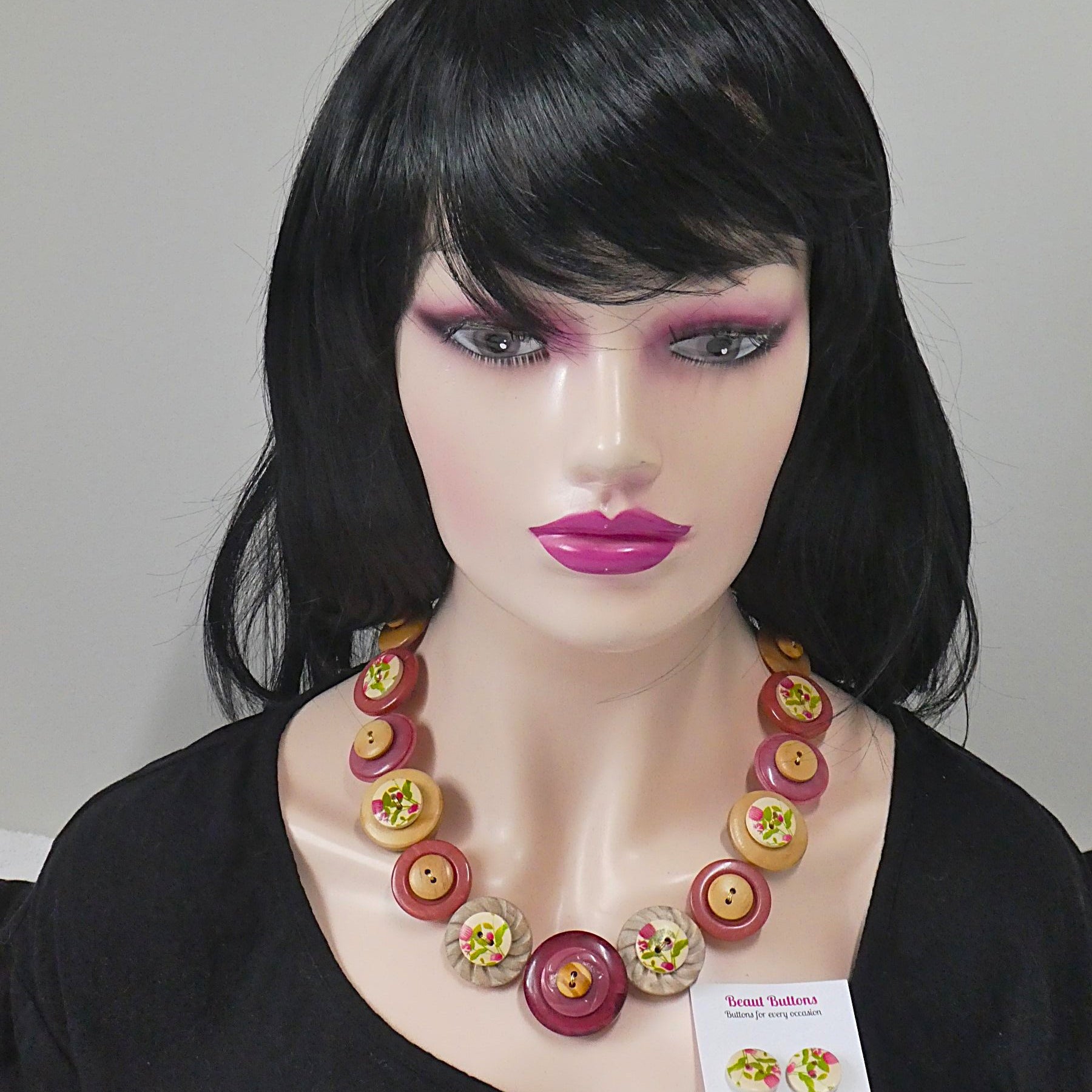 Button necklace and earrings - Wooden it be Lovely