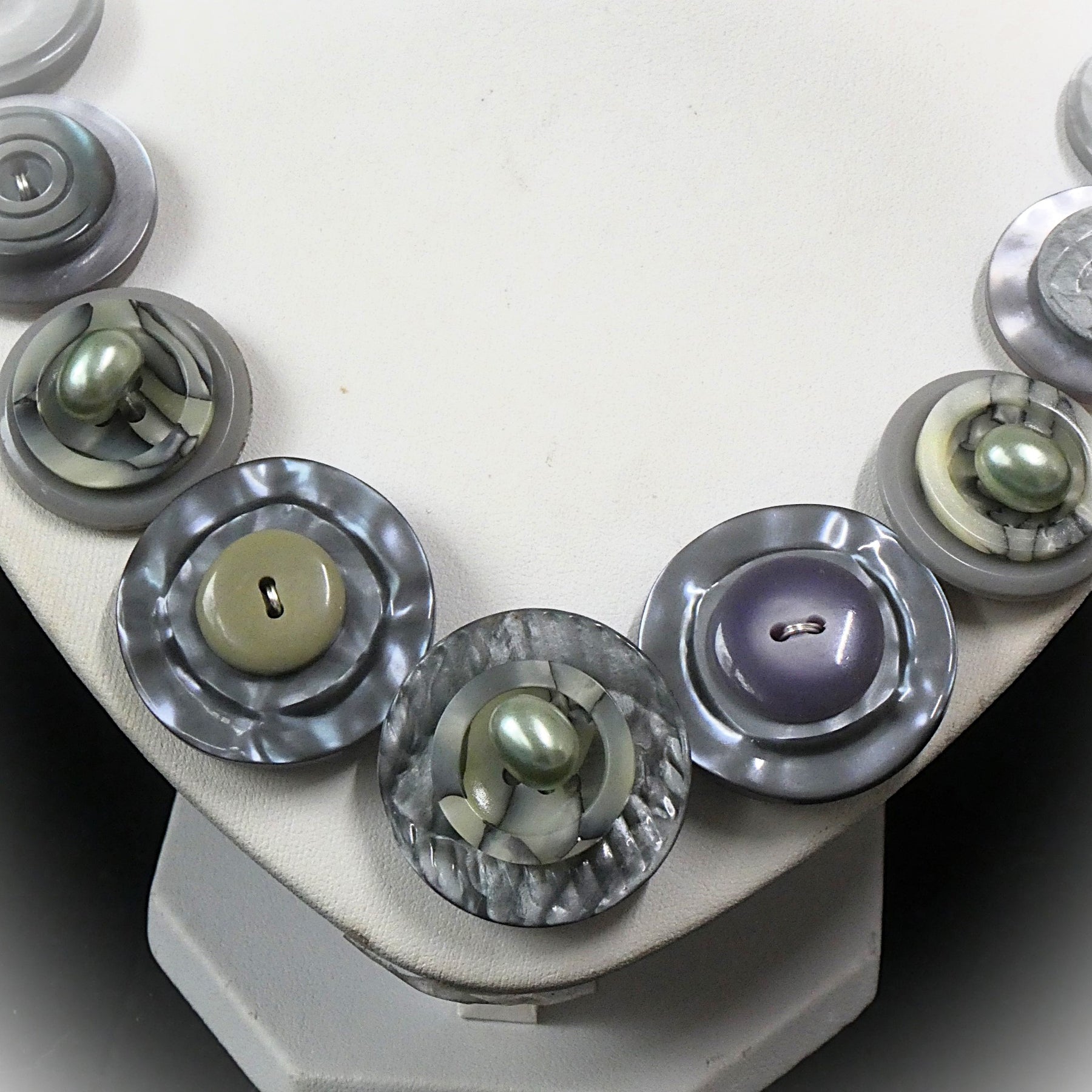 Handmade button necklace - Pearls and Oysters