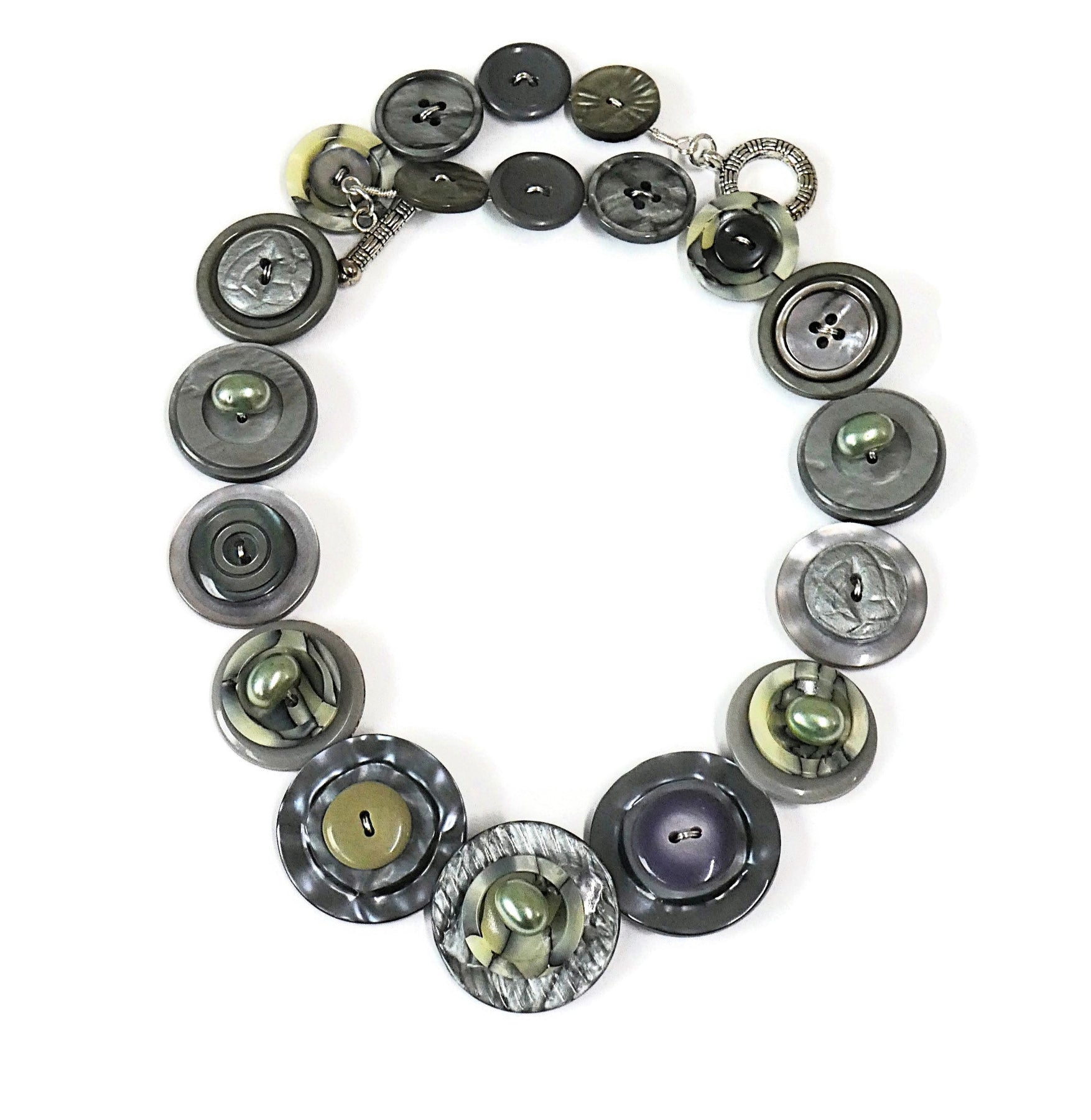 Handmade button necklace - Pearls and Oysters