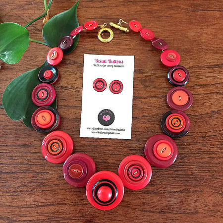 Button necklace and earrings - Essendon