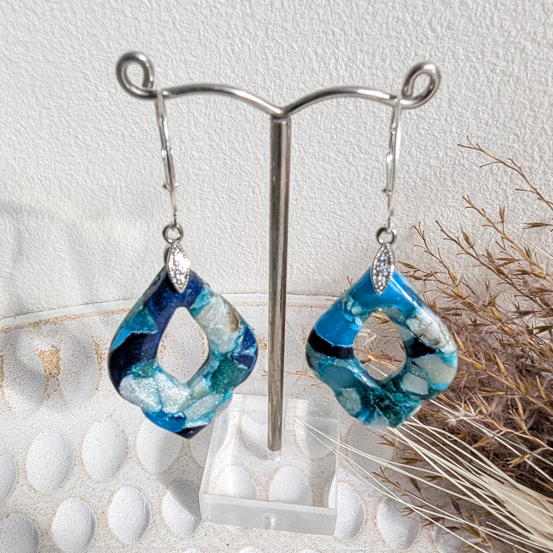 Ocean Vibes Pendant and Earrings.