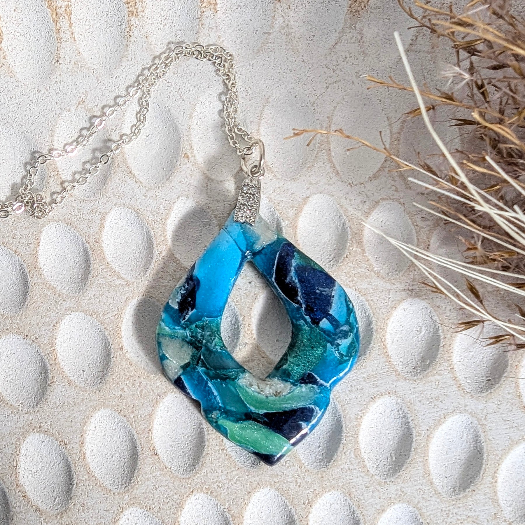 Ocean Vibes Pendant and Earrings.