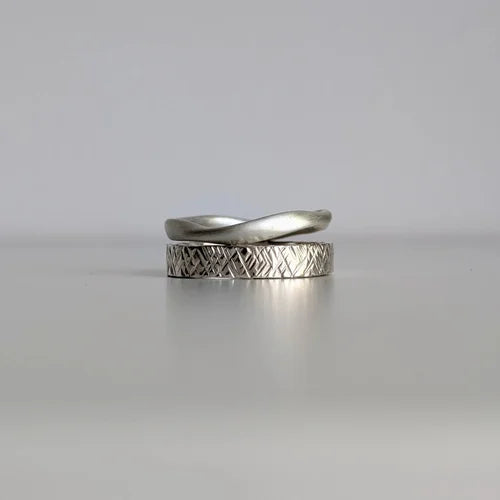 twisted ring