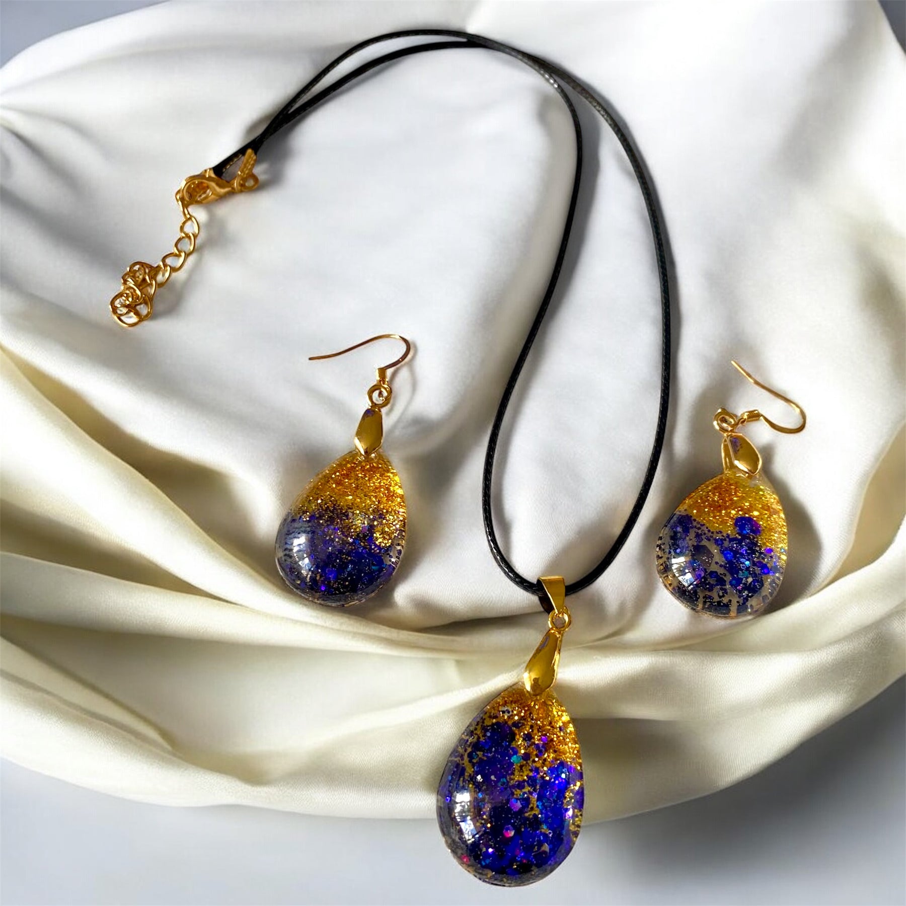 Blue And Gold earring And Pendant Set