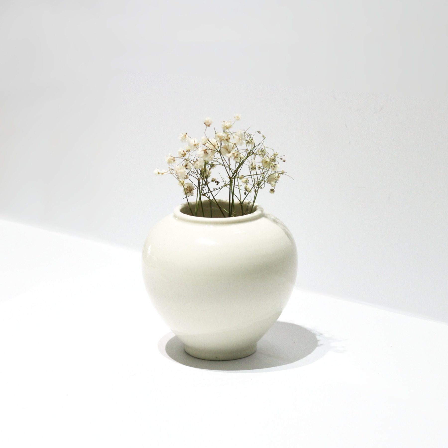 Honest Moon Jar by Korean potter