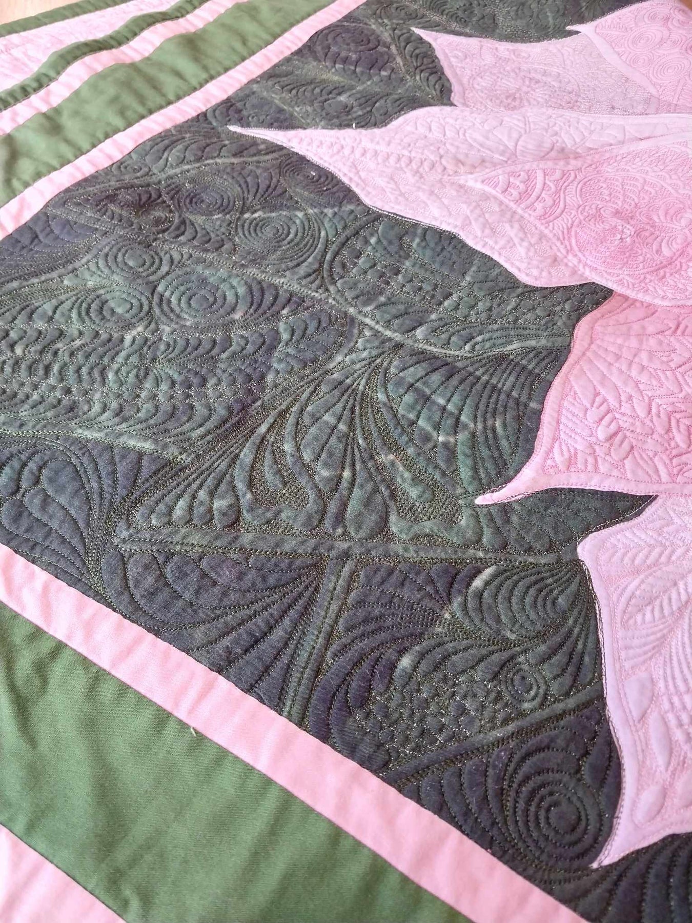 Poinsettia Lap/Wall Quilt