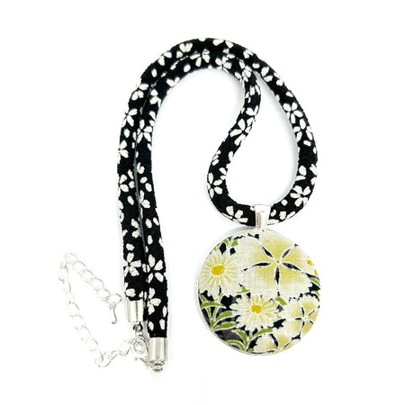 Kimono Pendant Necklace - Black and White