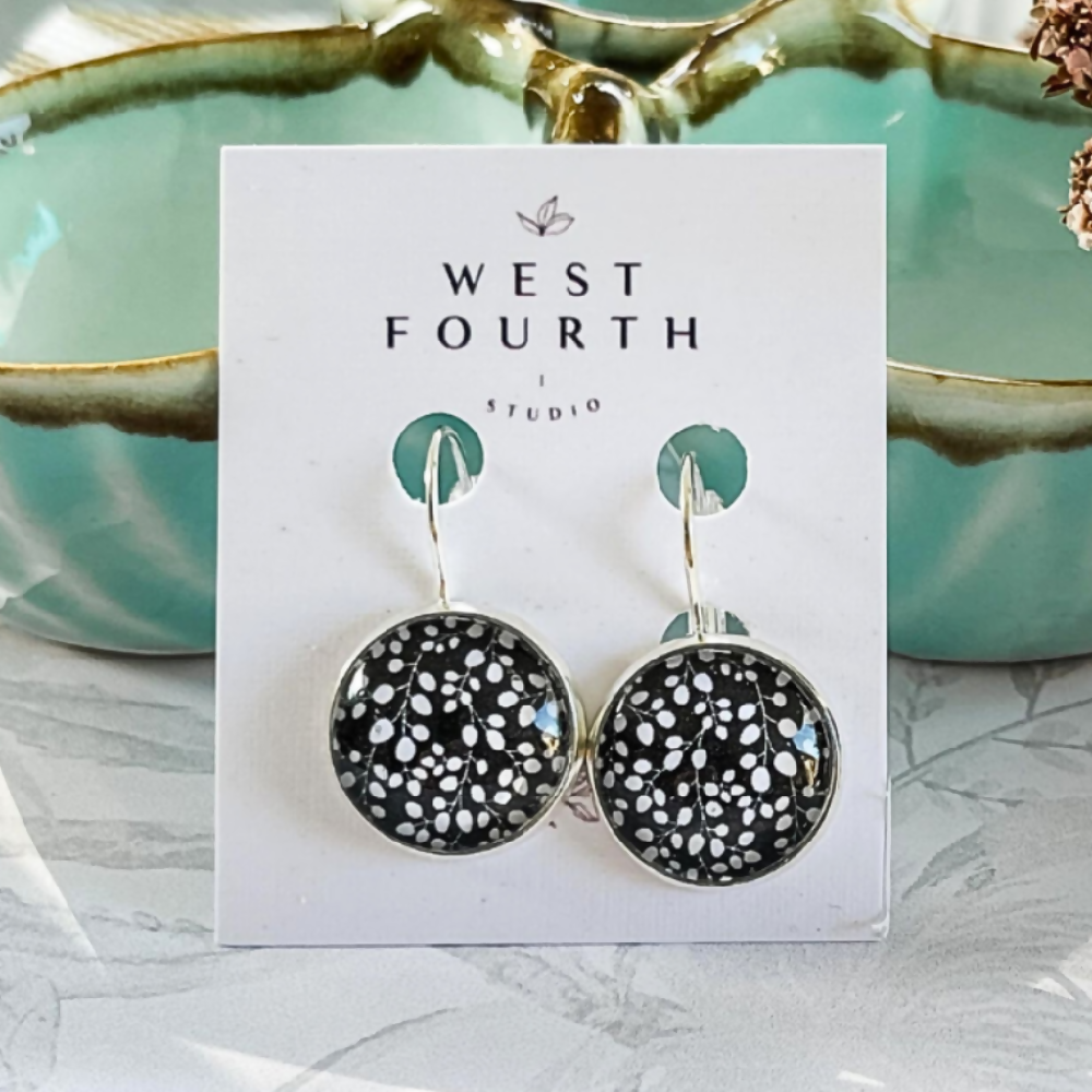 leaves-black-with-white-west-4th-studio-earrings