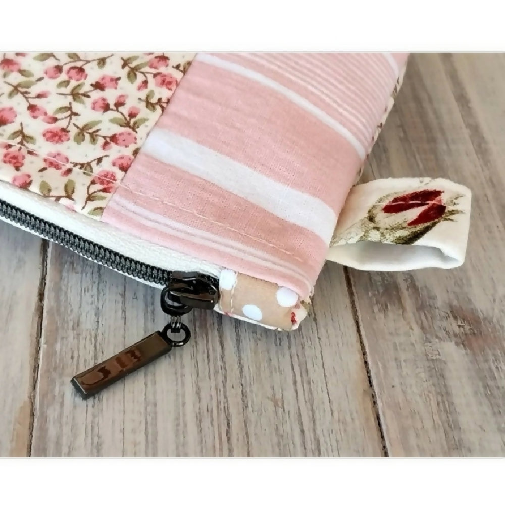 Floral patchwork zipper pouch - Small makeup bag with wristlet strap
