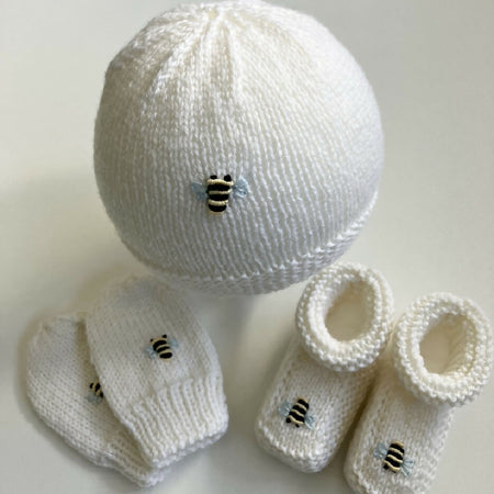 Baby gift set - cream with bees - hand-knitted & hand-embroidered