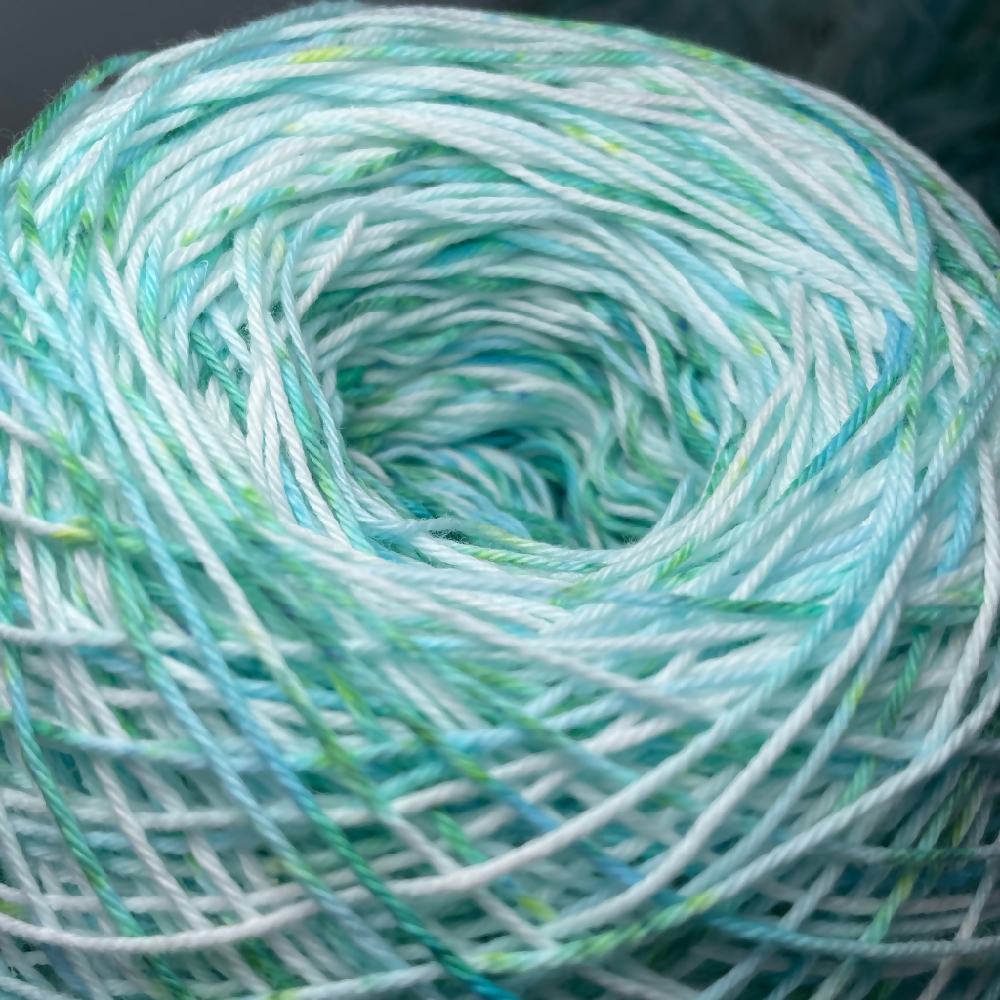 Grass Green Speckled Cotton Yarn Cake