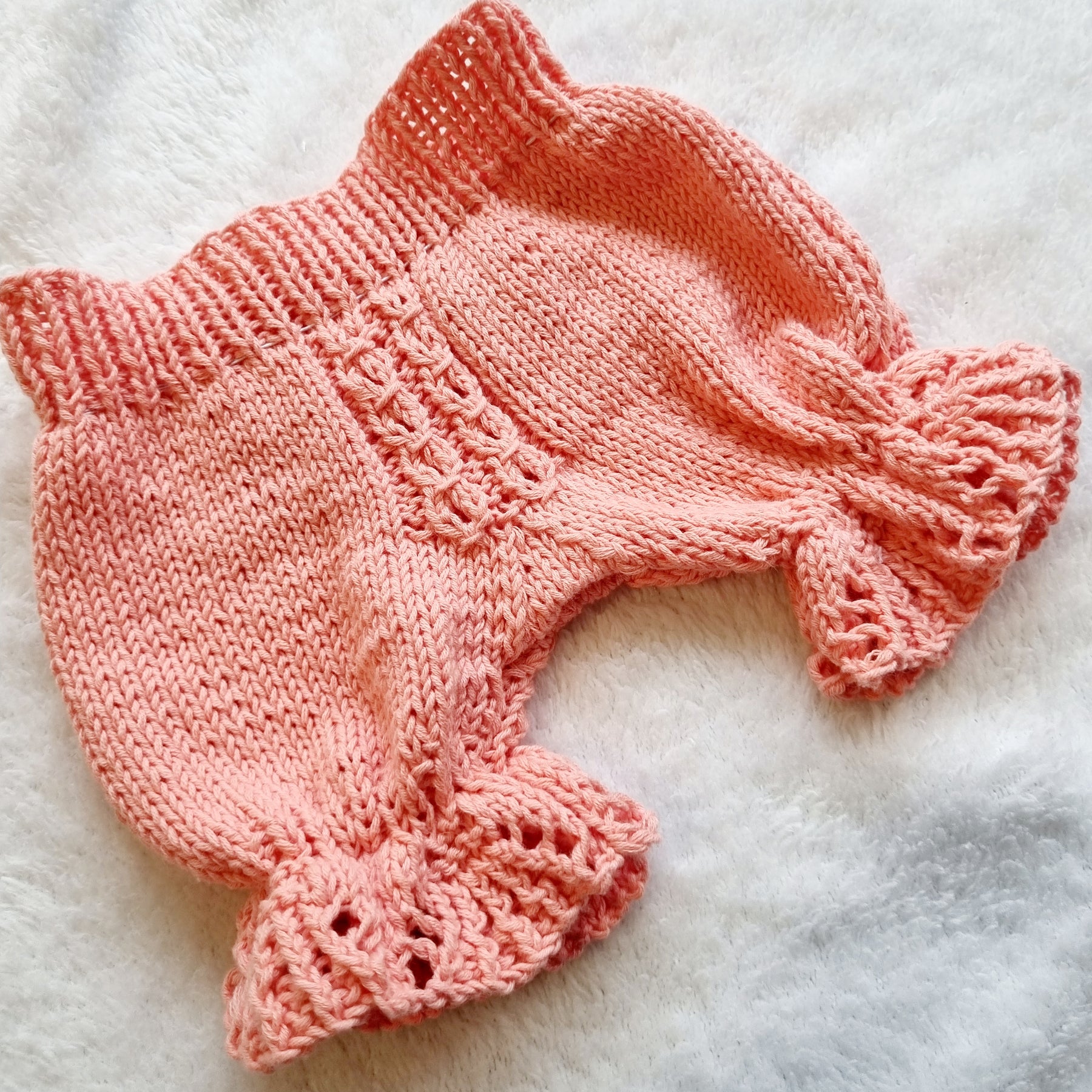 Hand knitted 4 piece Reborn Baby/Premmie hand knitted outfit - Newborn gift set - E001